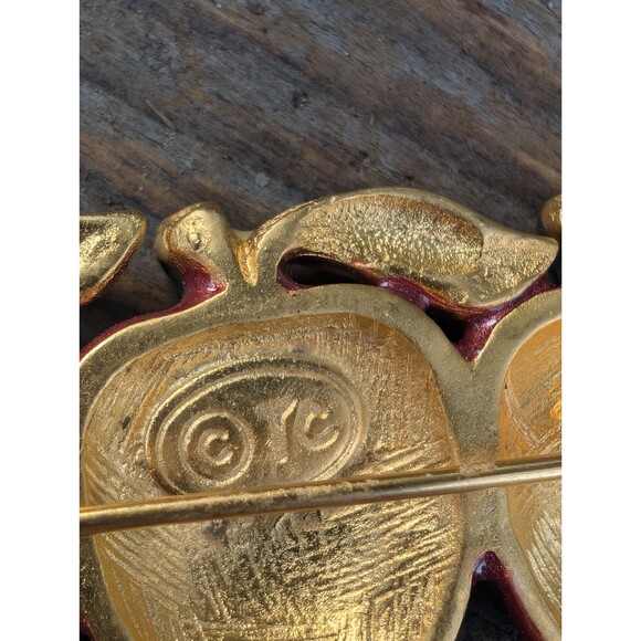 Vintage Apple Brooch Pin: Teacher Gift - Picture 8 of 9
